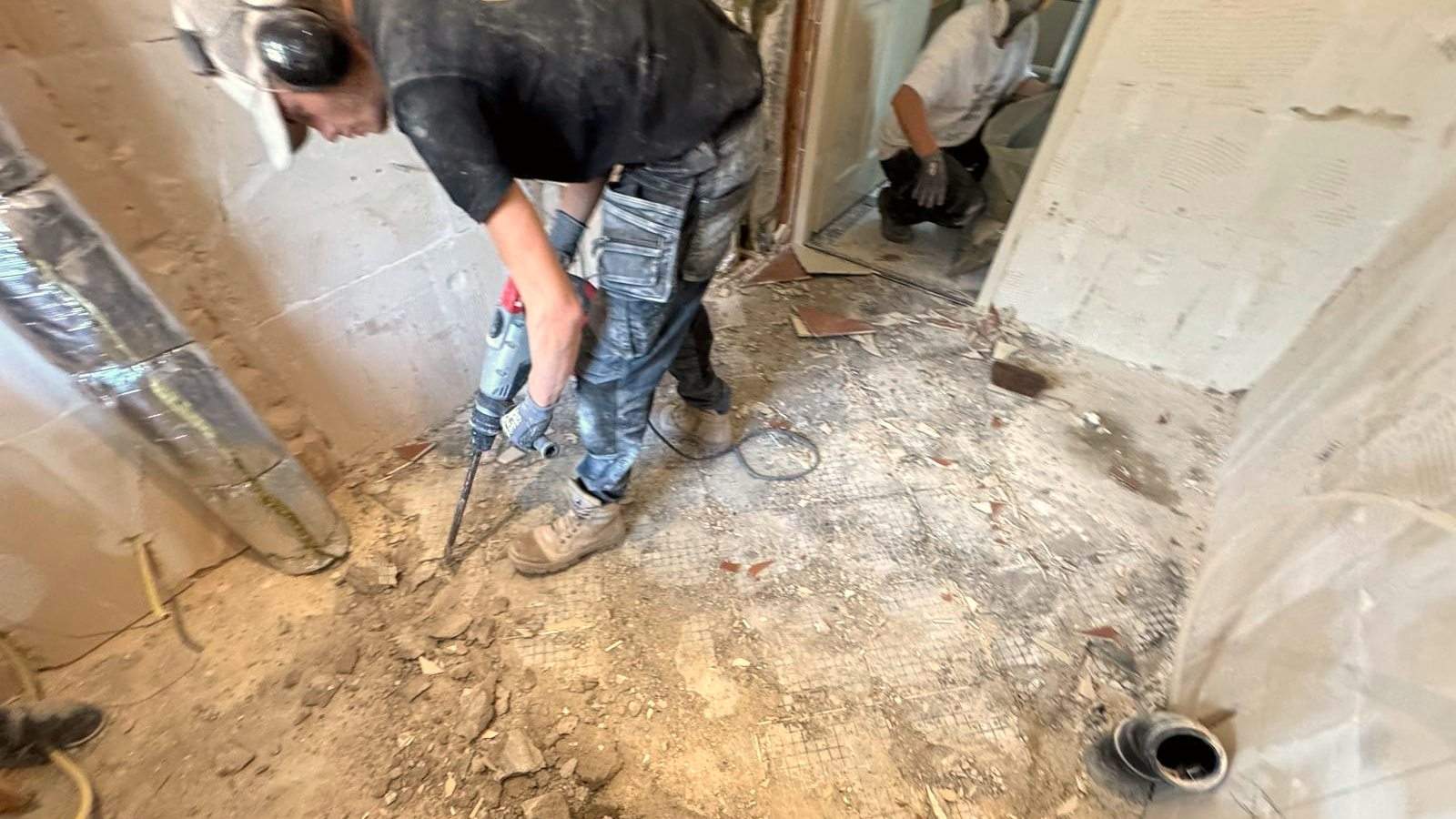 Woonkamer met een strakke wand