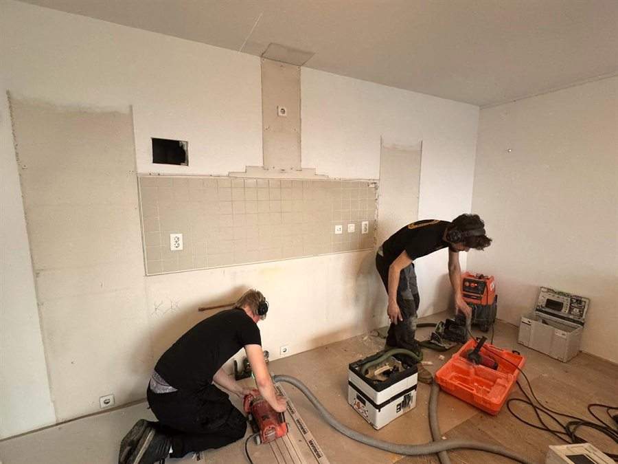 De oude keuken is eruit, de aftekening staat nog